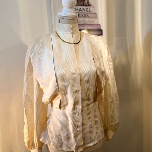 100% Silk Cream Victorian Style Blouse Size - Picture 2 of 10